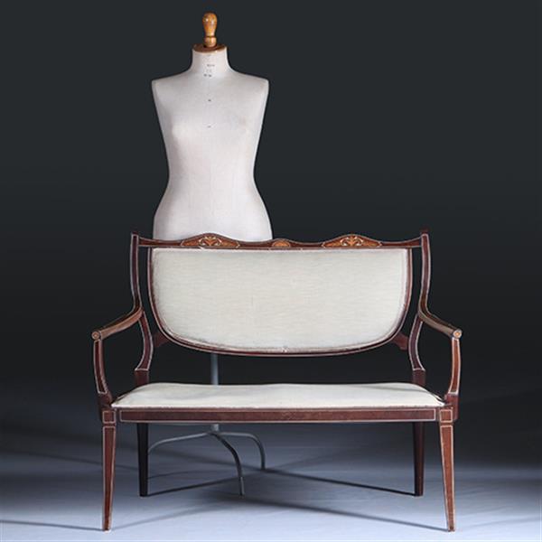 Grote foto bijzonder elegant bankje in hepplewhite ca. 1880 incl. bekleding naar wens. no.291301 antiek en kunst stoelen en banken