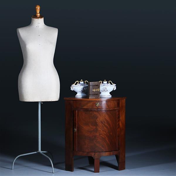 Grote foto lage 1 deurs biedermeier hoekkast met deur en lade hollands ca 1820 no.432715 antiek en kunst stoelen en banken