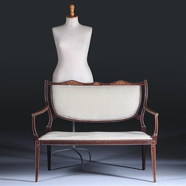Grote foto bijzonder elegant bankje in hepplewhite ca. 1880 incl. bekleding naar wens. no.291301 antiek en kunst stoelen en banken