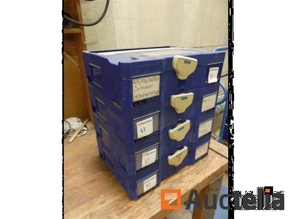 Grote foto schroeven en hardware in doos doe het zelf en verbouw onderdelen en accessoires