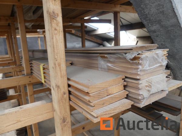 Grote foto hout pvc balans op de mezzanine grote hoeveelheid doe het zelf en verbouw ijzerwaren en bevestigingsmiddelen