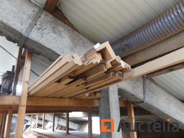 Grote foto hout pvc balans op de mezzanine grote hoeveelheid doe het zelf en verbouw ijzerwaren en bevestigingsmiddelen