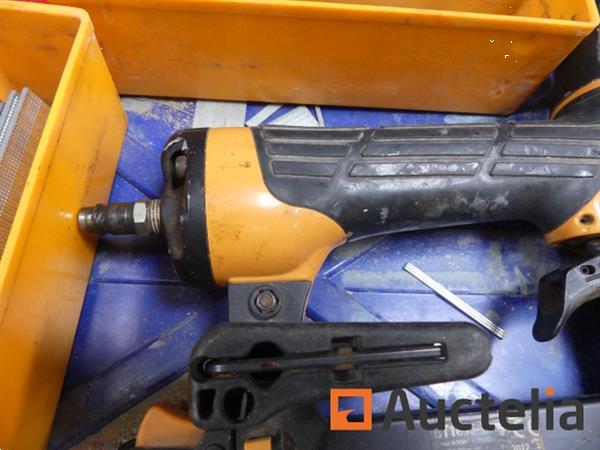 Grote foto 3 bostich pneumatische spijkermachines doe het zelf en verbouw gereedschappen en machines