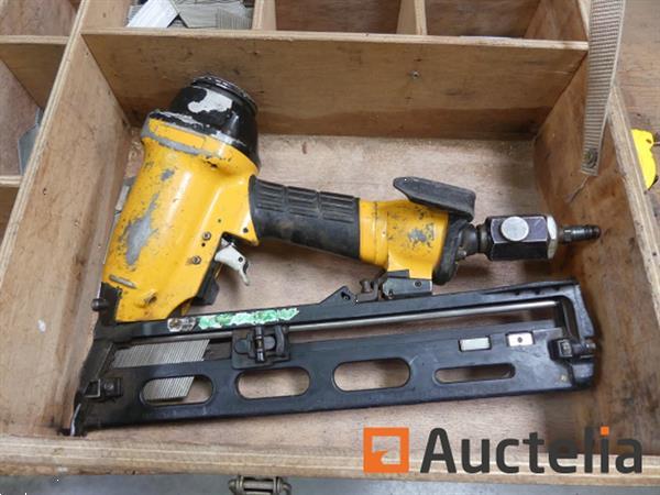 Grote foto 3 bostich pneumatische spijkermachines doe het zelf en verbouw gereedschappen en machines