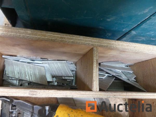 Grote foto 3 bostich pneumatische spijkermachines doe het zelf en verbouw gereedschappen en machines