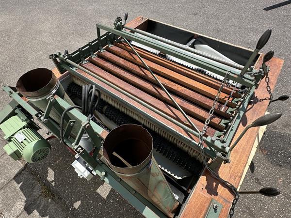 Grote foto compas poetsmachine ontklisteraar voor bloembollen agrarisch tuinbouw