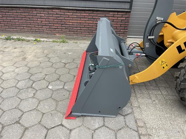 Grote foto liebherr l506 c compact shovel kniklader nieuw agrarisch shovels