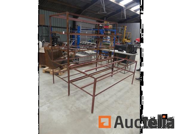 Grote foto 2 niet verwijderbare metalen planken doe het zelf en verbouw hefwerktuigen