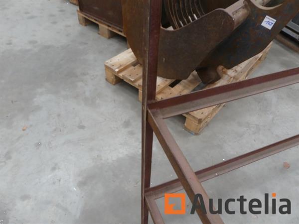 Grote foto 2 niet verwijderbare metalen planken doe het zelf en verbouw hefwerktuigen