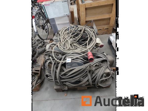 Grote foto 3 elektrische takels merk en model onbekend doe het zelf en verbouw hefwerktuigen