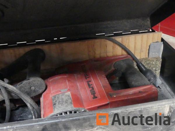 Grote foto metalen planken die niet kunnen worden gedemonteerd doe het zelf en verbouw hefwerktuigen