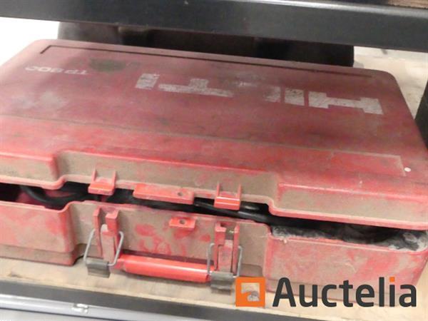 Grote foto metalen planken die niet kunnen worden gedemonteerd doe het zelf en verbouw hefwerktuigen