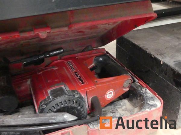 Grote foto metalen planken die niet kunnen worden gedemonteerd doe het zelf en verbouw hefwerktuigen