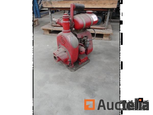 Grote foto benzine aangedreven waterpomp merk en model onbekend agrarisch pompen