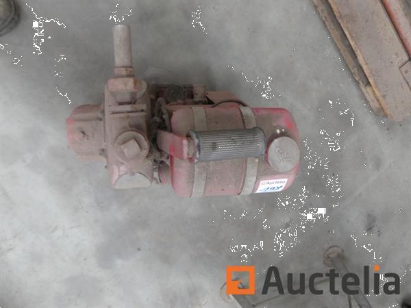 Grote foto benzine aangedreven waterpomp merk en model onbekend agrarisch pompen