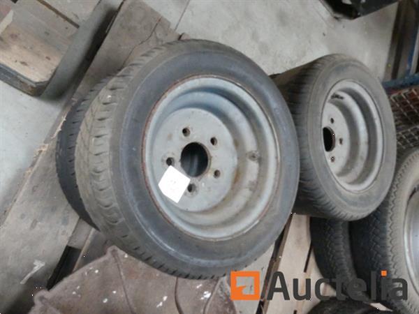 Grote foto 4 banden op velgen aanhangwagen agrarisch wielen