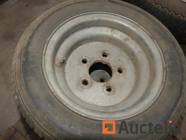 Grote foto 4 banden op velgen aanhangwagen agrarisch wielen
