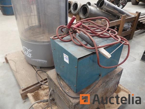Grote foto de machine van het booglassen generator op benzinemotor doe het zelf en verbouw ijzerwaren en bevestigingsmiddelen