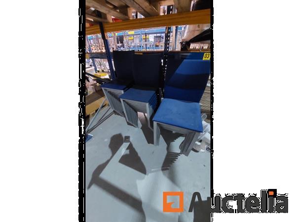 Grote foto 30 blauwe stoelen stapelbaar doe het zelf en verbouw hefwerktuigen