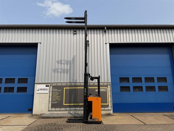 Grote foto vs 22201 elektrische triplex meerijdstapelaar 5500mm bj2020 doe het zelf en verbouw hefwerktuigen