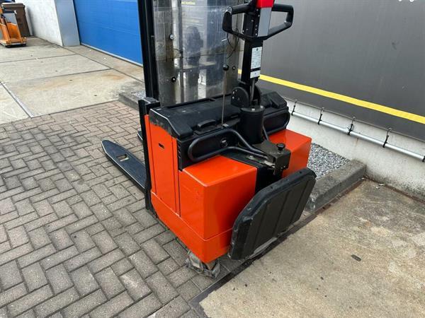 Grote foto vs 22202 elektrische triplex stapelaar bt freelift 4500mm doe het zelf en verbouw hefwerktuigen