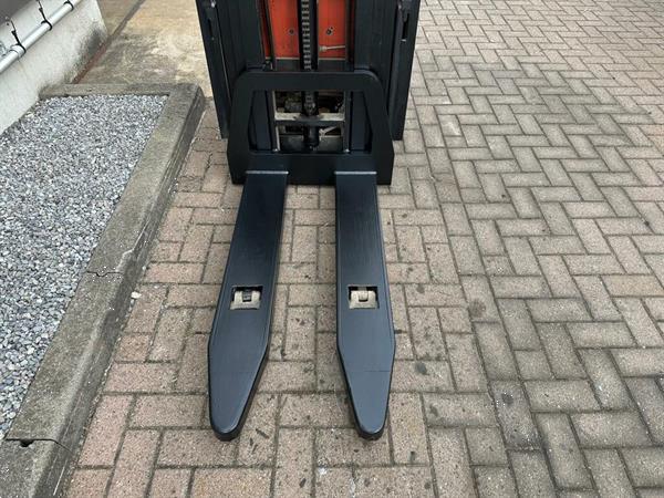 Grote foto vs 22202 elektrische triplex stapelaar bt freelift 4500mm doe het zelf en verbouw hefwerktuigen