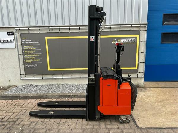 Grote foto vs 22202 elektrische triplex stapelaar bt freelift 4500mm doe het zelf en verbouw hefwerktuigen