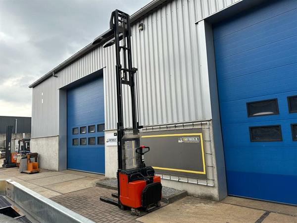 Grote foto vs 22202 elektrische triplex stapelaar bt freelift 4500mm doe het zelf en verbouw hefwerktuigen