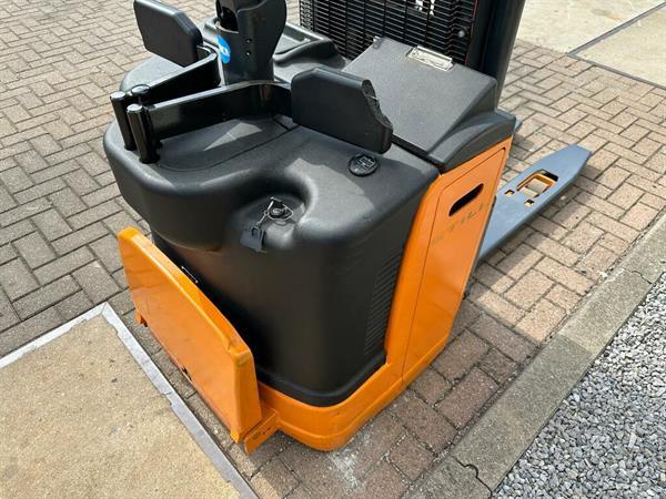Grote foto vs 22208 elektrische triplex stapelaar still egvs14 5.390mm doe het zelf en verbouw hefwerktuigen