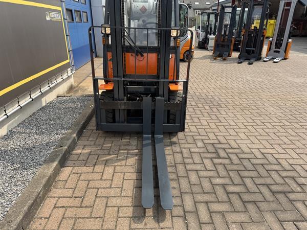 Grote foto vs 22215 lpg gas heftruck steinbock 3.300mm 1.600kg agrarisch heftrucks