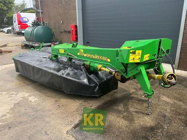 Grote foto john deere 328 696812 agrarisch akkerbouw