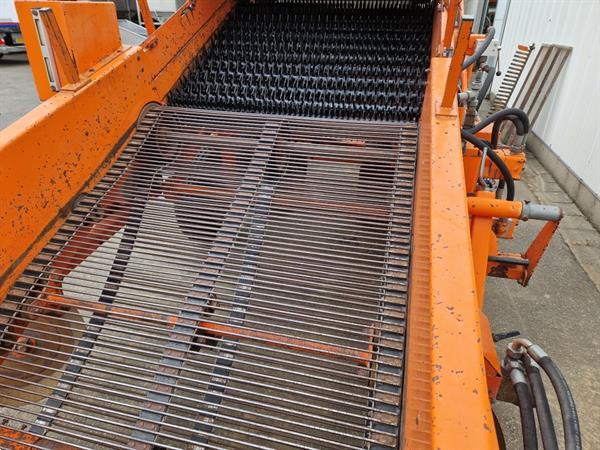 Grote foto nobels 2b beddenrooimachine voor bloembollen en wortelen agrarisch oogstmachines