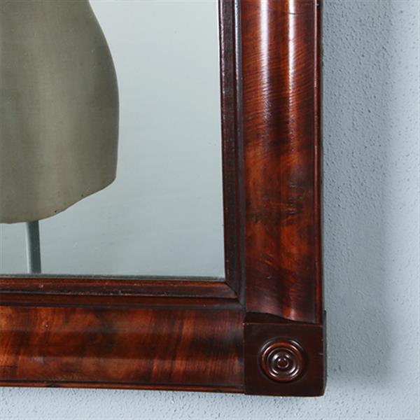 Grote foto strakke biedermeier spiegel met holle bloemmahonie lijst ca 1820 no.290824 1.00 m. hoog antiek en kunst spiegels