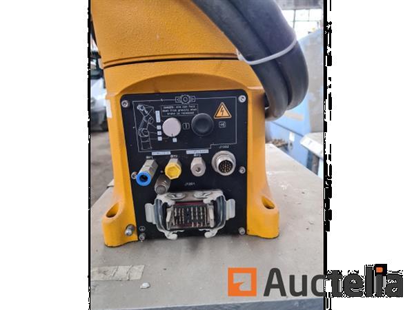 Grote foto industri le staubli tx90l robot doe het zelf en verbouw ijzerwaren en bevestigingsmiddelen