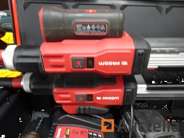 Grote foto facom cl3 accuboormachine p18sd facom fcl045 acculamp 3 accu 1 oplader doe het zelf en verbouw onderdelen en accessoires
