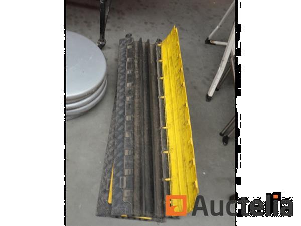 Grote foto 2 kabelbeschermers doe het zelf en verbouw onderdelen en accessoires