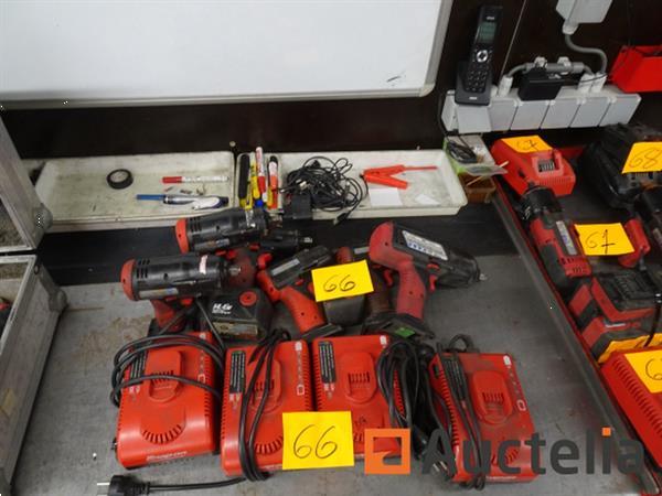 Grote foto 6 snap on batterijvoedingsstoffen 2 batterijen 4 opladers doe het zelf en verbouw onderdelen en accessoires