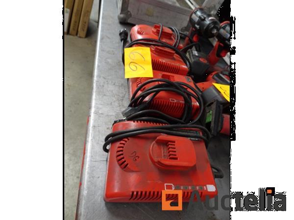 Grote foto 6 snap on batterijvoedingsstoffen 2 batterijen 4 opladers doe het zelf en verbouw onderdelen en accessoires