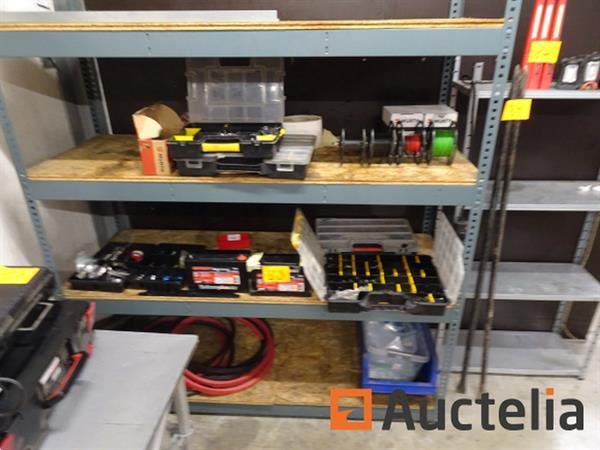 Grote foto inhoud van de plank doe het zelf en verbouw onderdelen en accessoires