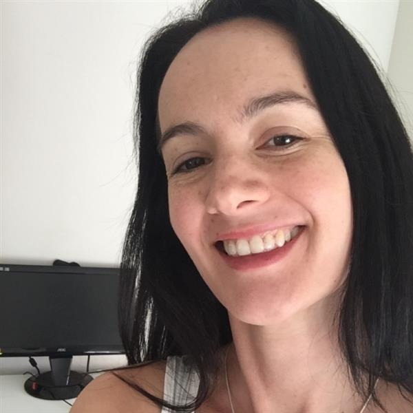 Grote foto het wordt tijd voor iets serieus contacten en berichten vrouw zoekt man