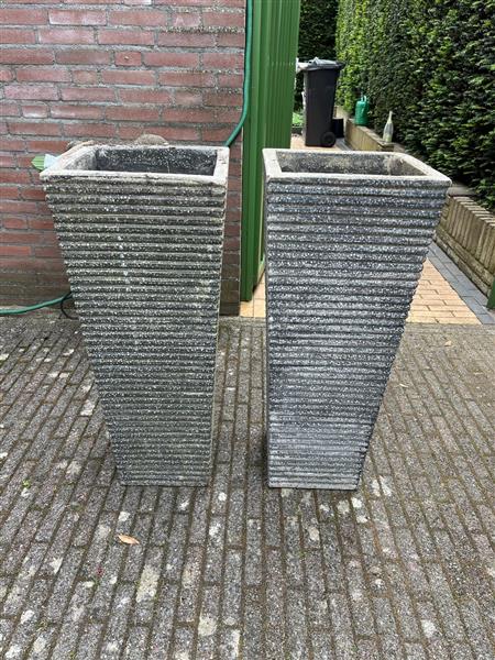 Grote foto mooie grijze plantenbakken tuin en terras tuindecoratie