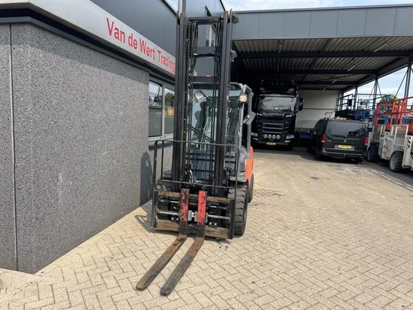 Grote foto heftruck toyota 02 8fdf30 duplo 450 sideshift forkpositioner diesel 2012 agrarisch heftrucks