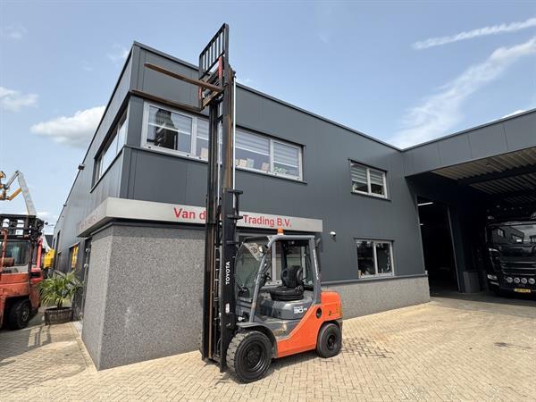 Grote foto heftruck toyota 02 8fdf30 duplo 450 sideshift forkpositioner diesel 2012 agrarisch heftrucks