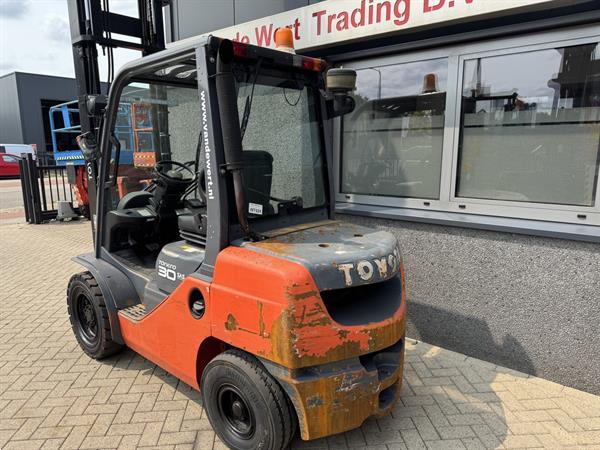 Grote foto heftruck toyota 02 8fdf30 duplo 450 sideshift forkpositioner diesel 2012 agrarisch heftrucks