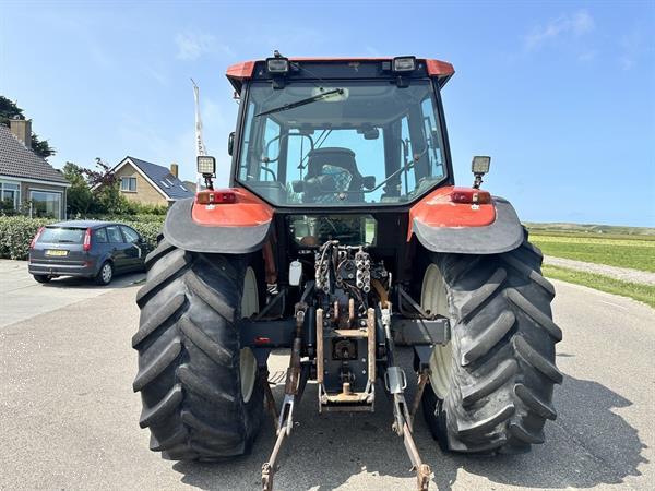 Grote foto new holland m135 agrarisch tractoren