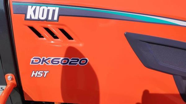 Grote foto promotie nieuw kioti dk6020 hst rops 60pk evt met voorlader agrarisch tractoren