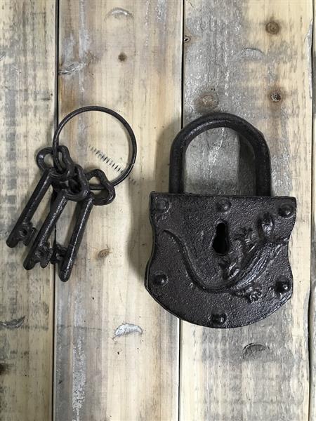 Grote foto slot met sleutels zoals antiek gietijzer doe het zelf en verbouw materialen en producten
