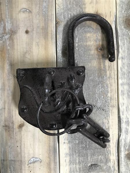 Grote foto slot met sleutels zoals antiek gietijzer doe het zelf en verbouw materialen en producten