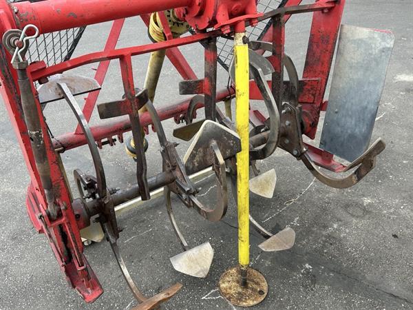 Grote foto sbo spitmachine 140 cm diepspitter 50 cm agrarisch akkerbouw