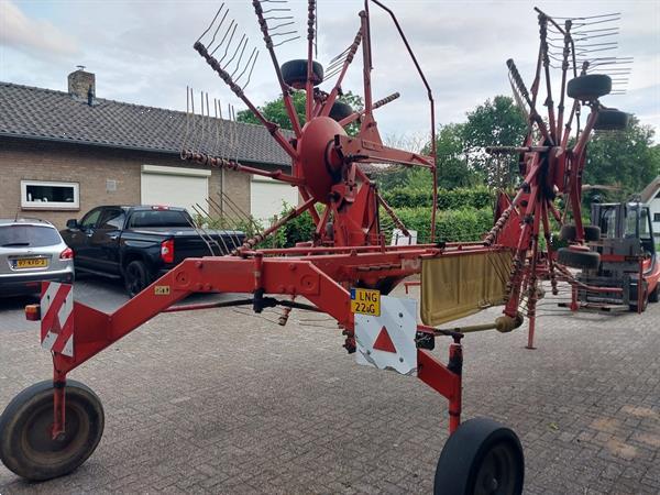 Grote foto pottinger top 800 dubbele hark agrarisch harken